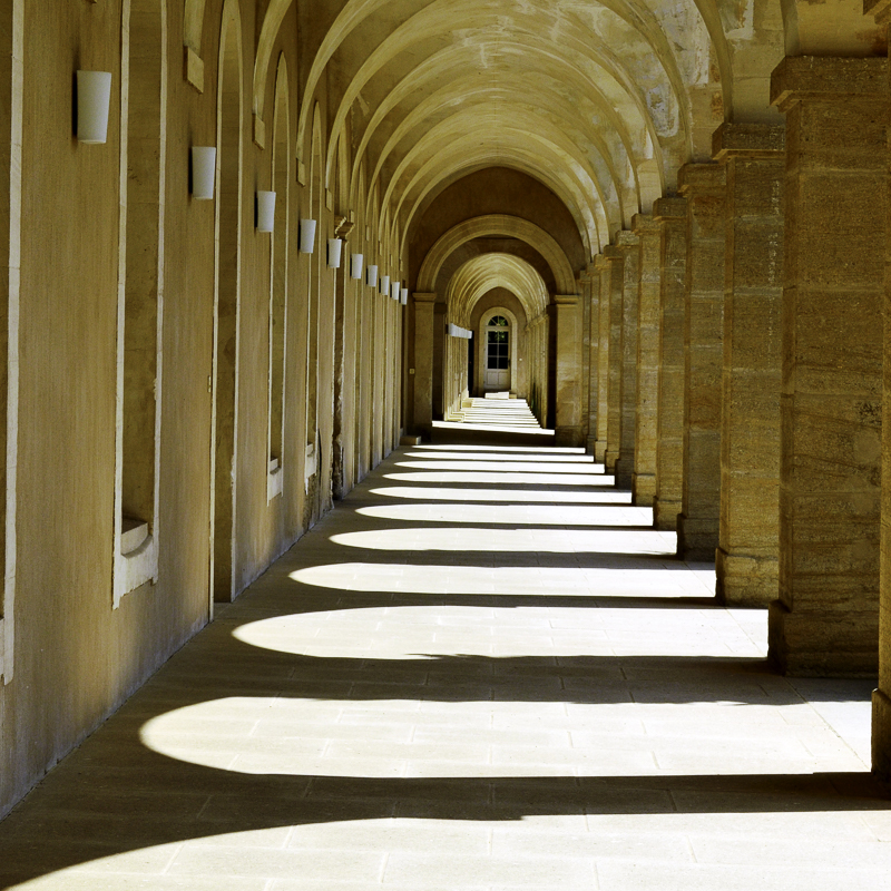 ND de Sainte Garde Le cloitre